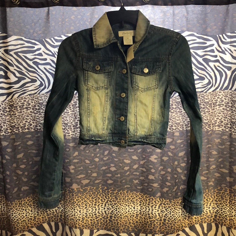 Beautiful Button Down Jean Vest